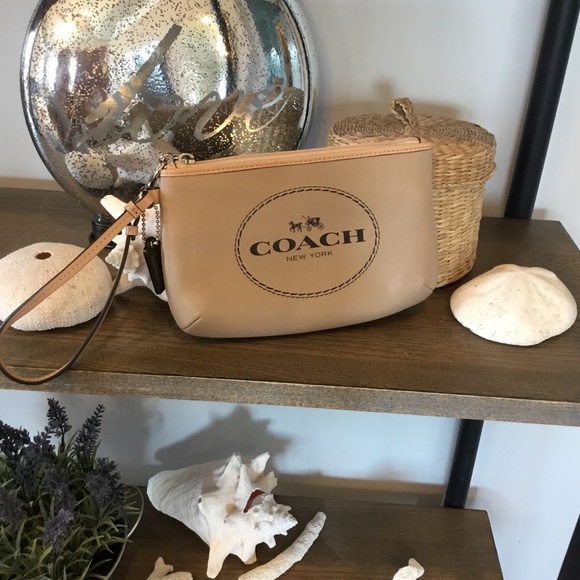 Coach Handbags - Vintage Coach wristlet